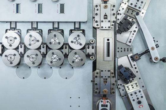 Modelo de XD -680 máquina que arrolla de la primavera del CNC de 3,00 - de 8.00m m con el sistema servo del movimiento